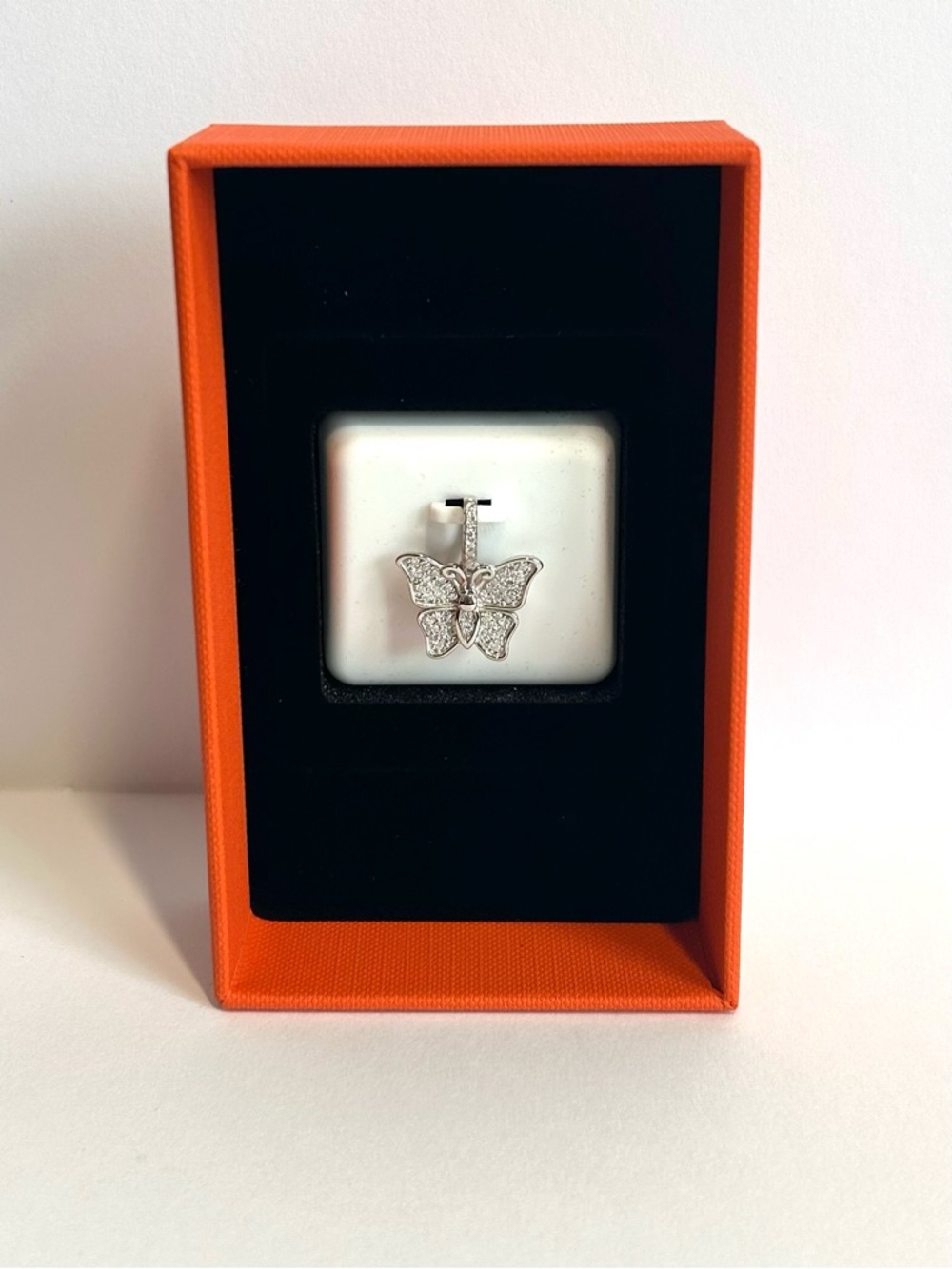 NWT Delicate Moissanite Crusted Sparkling 925 Sterling Silver Butterfly Pendant - Picture 2 of 2